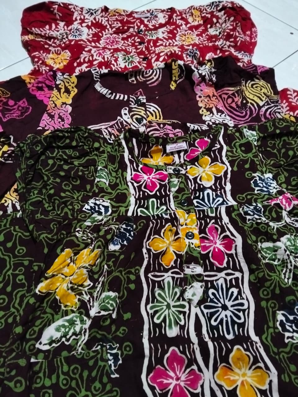 Daster Lucyana, beragam motif dan warna